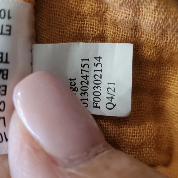 UNIVERSAL THREADS TOP. size XL, mustard tan color. Ruffle sleeves. Gauze cotton - Picture 9 of 9